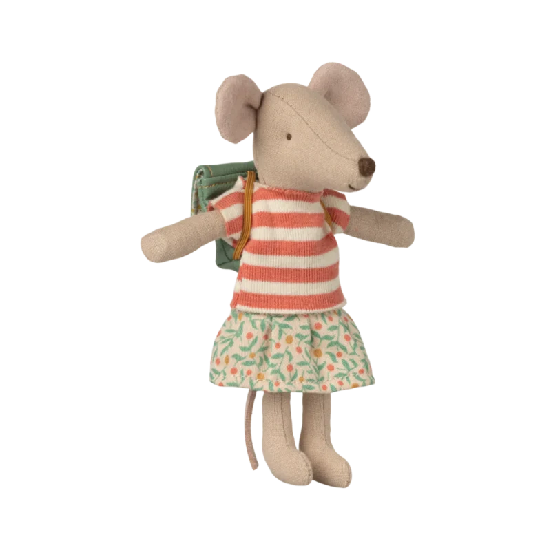 Ratoncita para triciclo con mochila verde Maileg