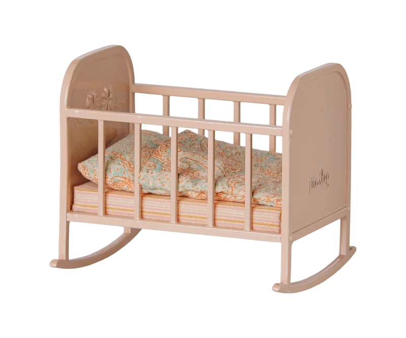 Cuna vintage rosa miniatura ratón Maileg