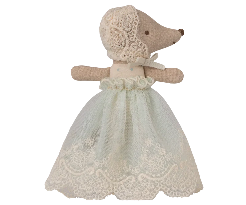 Ratoncita bebé con vestido de tul mint