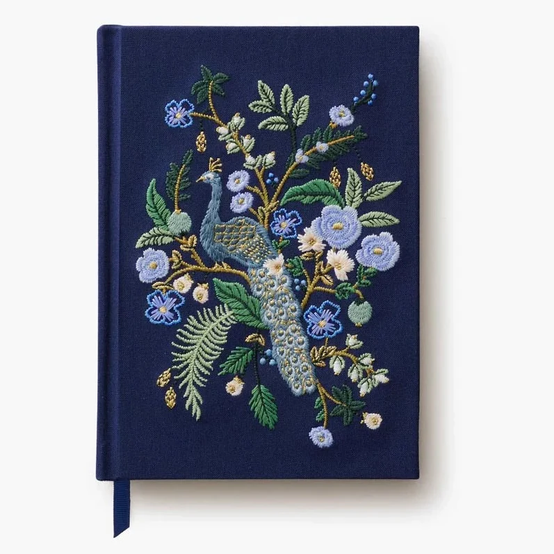 Cuaderno de tela bordada Peacock R. Paper & Co.