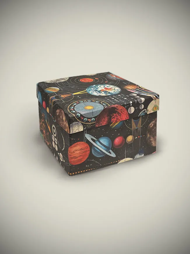 Caja Cuadrada Pequeña 'Planetarium' - 21x21x13 cm