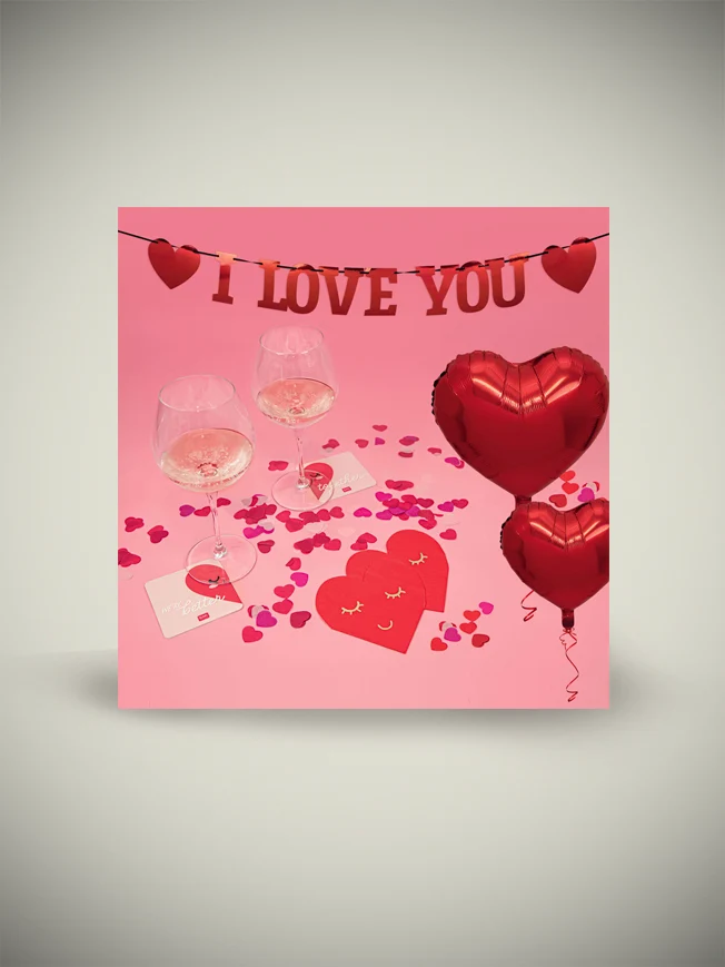Kit Decorativo 'Love is In The Air'