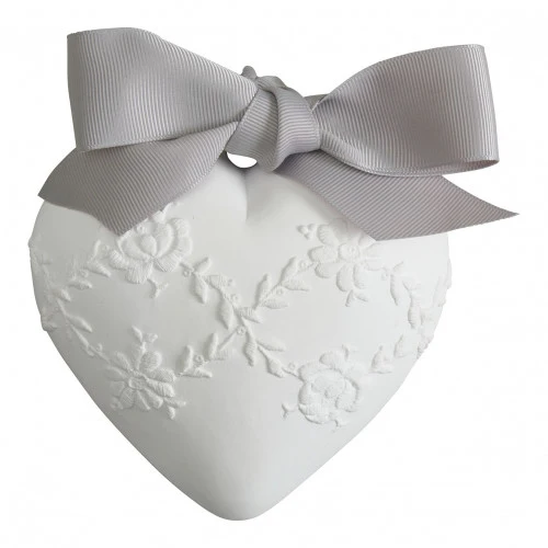 Detalle perfumado corazón con lazo gris