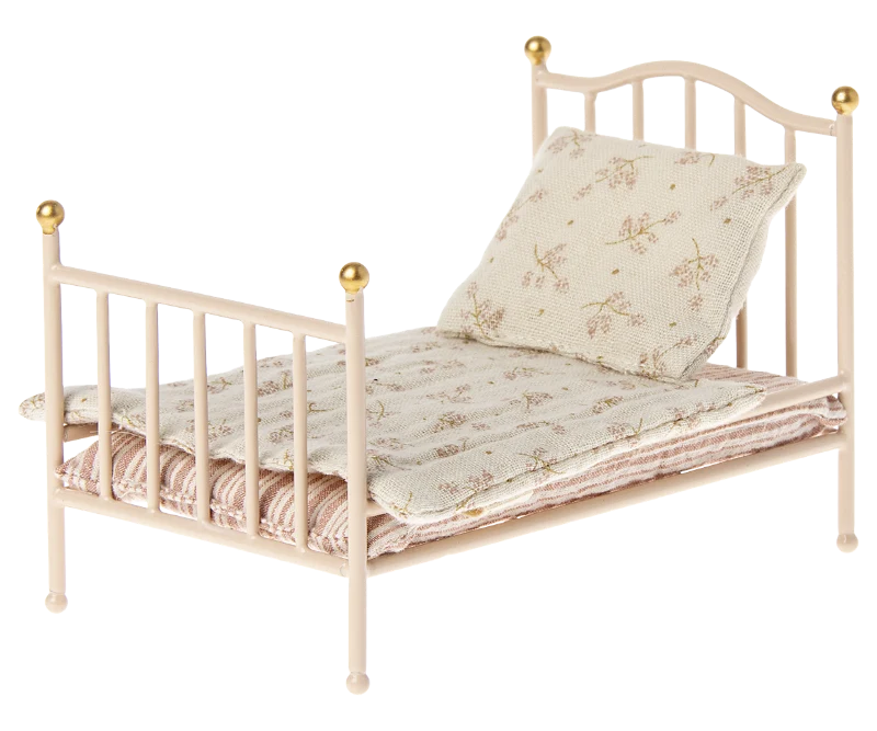 Cama vintage rosa miniatura ratón Maileg