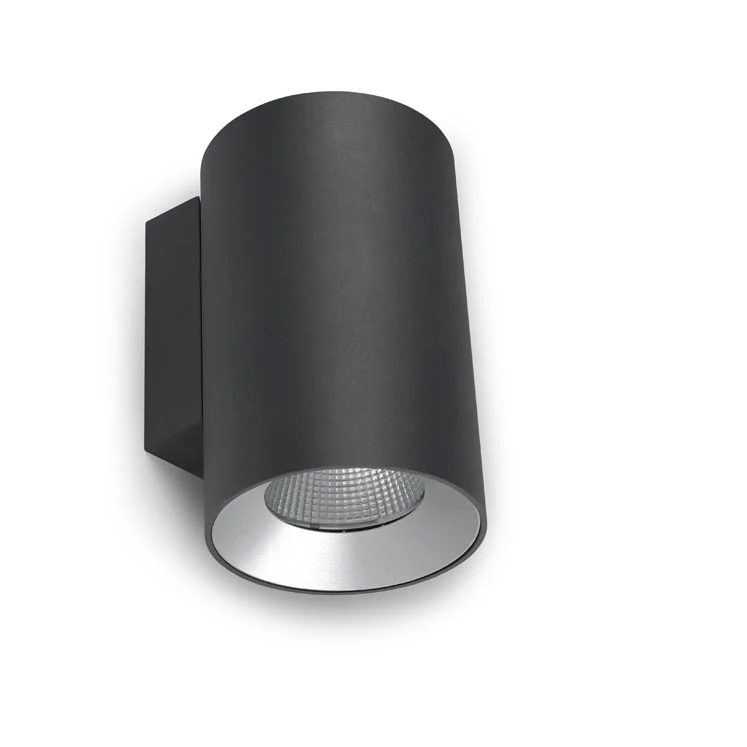 Aplique de exterior LedsC4 Cosmos Single Emission LED gris urbano 3000K IP66 05-9952-Z5-CL